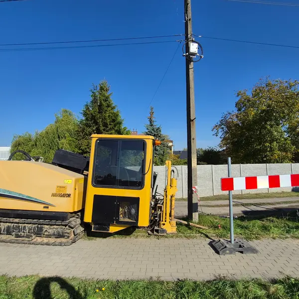 Sprzęt budowlany i wygrodzenie przy rozbudowie sieci Citynet na trasie Rzeszów–Krasne