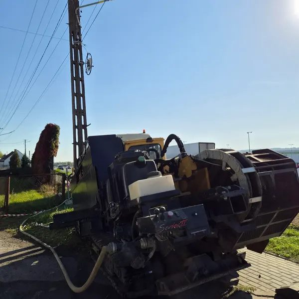 Sprzęt do robót ziemnych przy realizacji nowego odcinka infrastruktury Citynet Rzeszów–Krasne