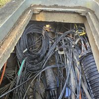 Światłowód czy internet mobilny 5G w Rzeszowie — co wybrać w bloku, a co w domu