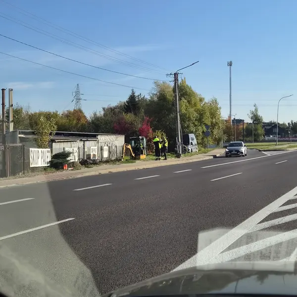 Widok prac przy drodze krajowej nr 94 na trasie rozbudowy sieci Citynet Rzeszów–Krasne